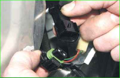 Снятие механизма стеклоподъемника передней двери