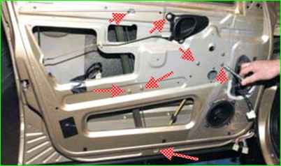 Снятие механизма стеклоподъемника передней двери