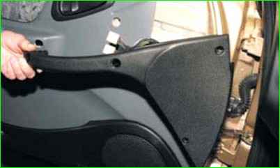 Снятие обивки передней двери