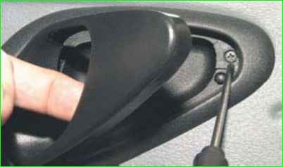 Снятие обивки передней двери