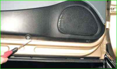 Снятие обивки передней двери