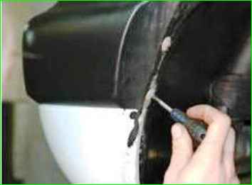 Снятие передних подкрылков