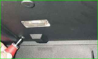 Как снять вещевой ящик ВАЗ-2123