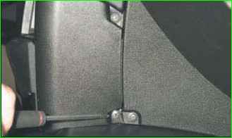 Как снять вещевой ящик ВАЗ-2123