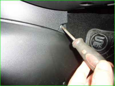 Как снять вещевой ящик ВАЗ-2123