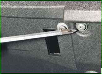 Как снять вещевой ящик ВАЗ-2123