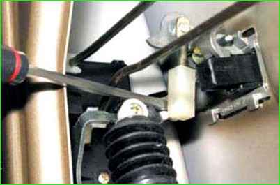 Сыртқы есік тұтқасын алу