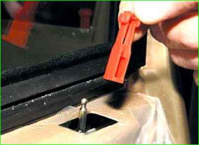 Артқы есік құлпын шешу