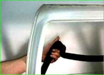 Niva Chevrolet артқы есігінің жылжымалы әйнегін ауыстыру