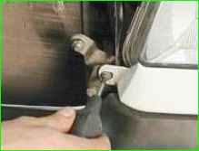 Replacing the front bumper