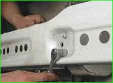 Replacing the front bumper