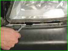 Replacing the front bumper