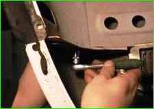 Replacing the front bumper