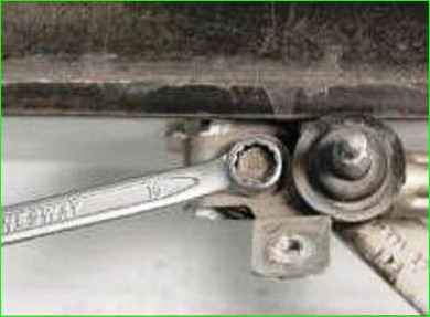 Замена и ремонт стеклоочистителя Нива Шевролет