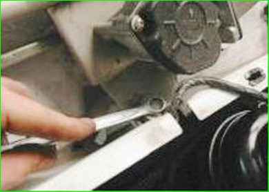 Замена и ремонт стеклоочистителя Нива Шевролет