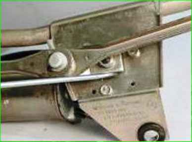 Замена и ремонт стеклоочистителя Нива Шевролет