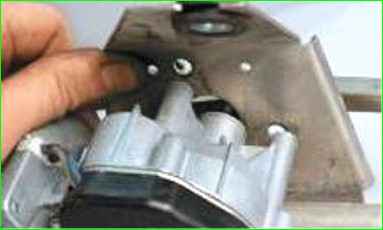 Замена и ремонт стеклоочистителя Нива Шевролет