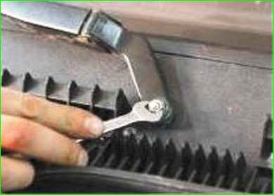 Замена и ремонт стеклоочистителя Нива Шевролет