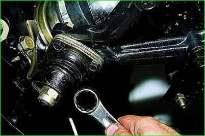 Ersetzen des Kugelgelenks Niva Chevrolet