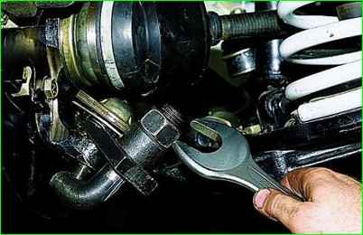 Ersetzen des Kugelgelenks Niva Chevrolet