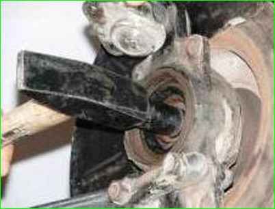 Niva Chevrolet доңғалақ подшипниктерінің майын ауыстыру