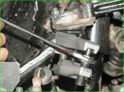 Заміна верхнього шарового шарніра Нива Шевролет