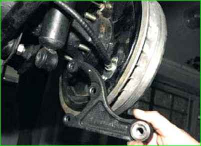 Ersetzen des Stoßdämpfers der Hinterradaufhängung