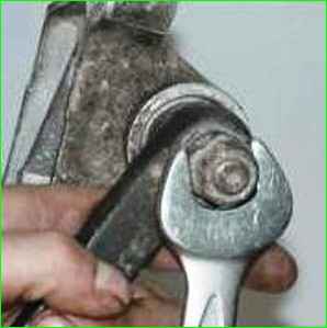 Разборка, дефектовка и сборка маятникового рычага