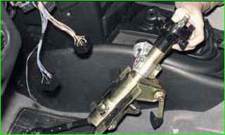 Снятие и установка рулевой колонки автомобиля ВАЗ-2123