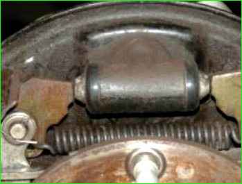 Austausch des Hinterradbremszylinders