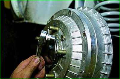 Bremstrommel aus- und einbauen