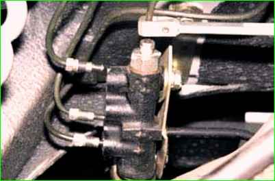 Тежегіш қысым реттегіші мен оның жетекін ауыстыру