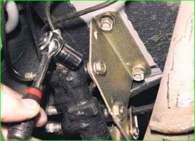 Тежегіш қысым реттегішін және оның жетекін ауыстыру