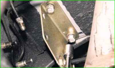 Тежегіш қысым реттегіші мен оның жетекін ауыстыру