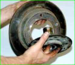 Как заменить тормозной диск Нива Шевроле