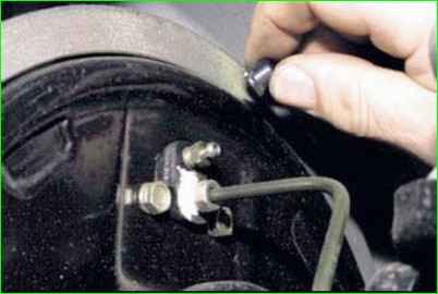 Замена тормозной жидкости Нива Шевролет