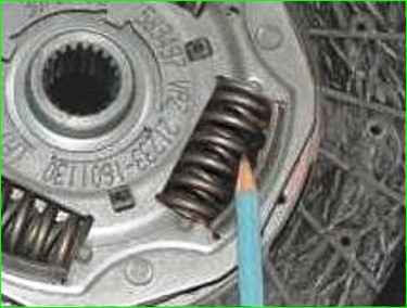 Как заменить сцепление Нива Шевролет