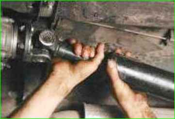 Автомобильдегі кардандық беріліс қорабының жұмысқа жарамдылығын тексеру