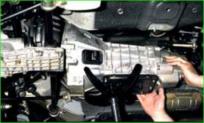 Как заменить коробку передач Нива Шевролет