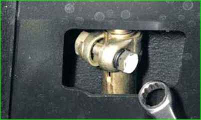 Как заменить коробку передач Нива Шевролет