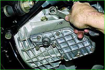 Ölwechsel im Vorderachsgetriebe