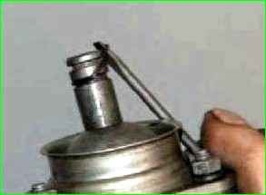 ВАЗ-2123 беріліс механизмін қалай бөлшектеу және жинау керек