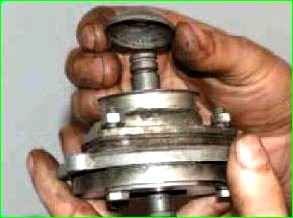 ВАЗ-2123 беріліс механизмін қалай бөлшектеу және жинау керек