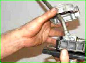 Тісті беріліс таңдау механизмінің жетекін бөлшектеу және құрастыру