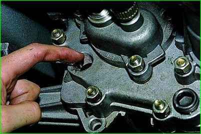 Замена масла в раздатке Нива Шевролет