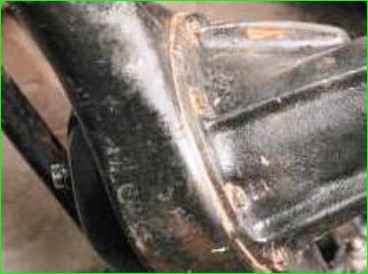 Проверка герметичности уплотнений заднего моста