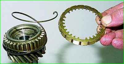 Разборка первичного вала КПП