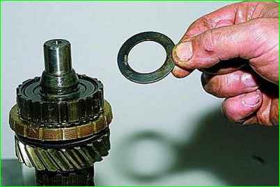 Разборка вторичного вала КПП