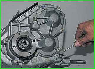Как отремонтировать раздатку ВАЗ-2123