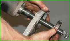 Замена подшипника и сальника внутреннего шарнира